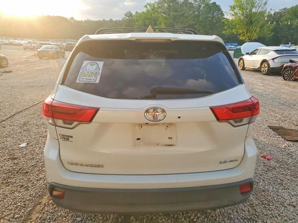 2017 TOYOTA HIGHLANDER LE/LE Plus