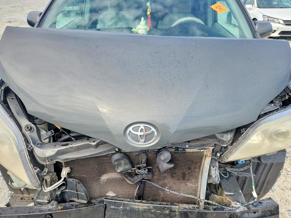 2012 TOYOTA SIENNA