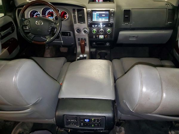 2013 TOYOTA SEQUOIA Platinum