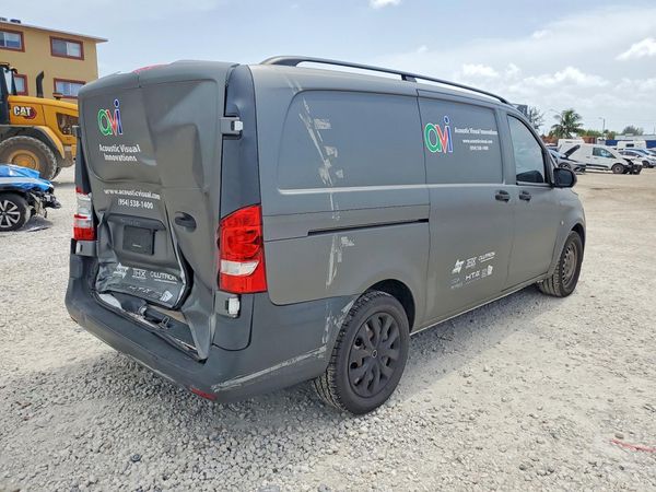 2016 MERCEDES-BENZ METRIS