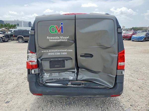 2016 MERCEDES-BENZ METRIS
