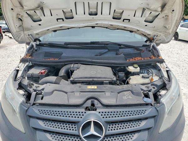 2016 MERCEDES-BENZ METRIS
