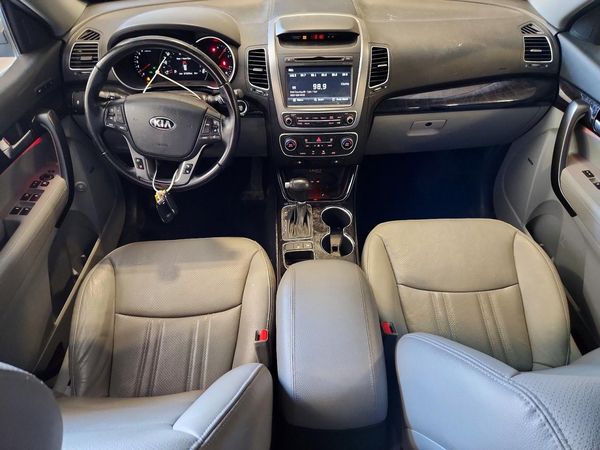 2014 KIA SORENTO Base/ LX