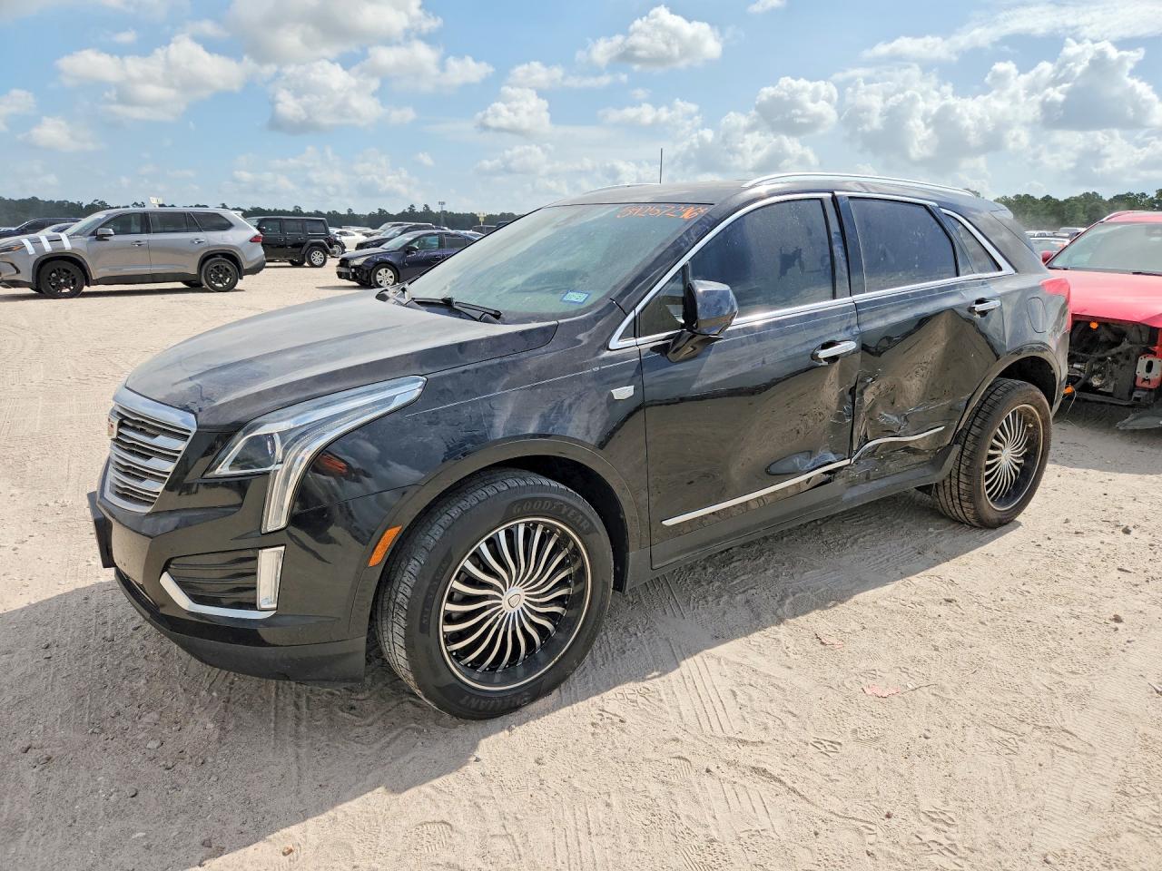 2017 CADILLAC XT5 Base