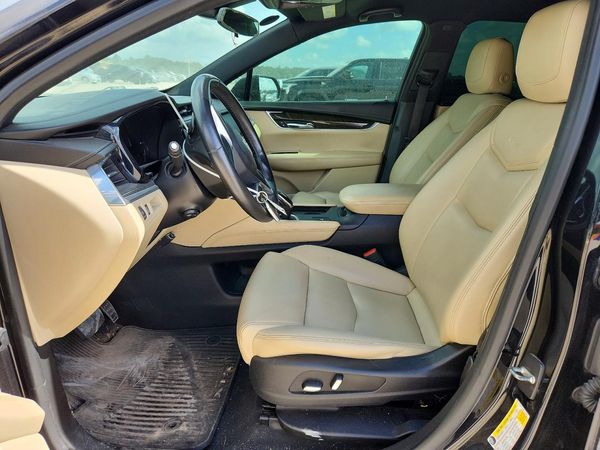 2017 CADILLAC XT5 Base