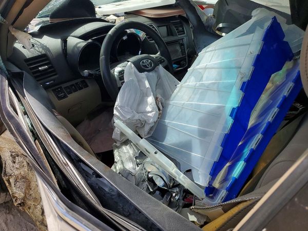 2013 TOYOTA HIGHLANDER Base/Hybrid — CKPT