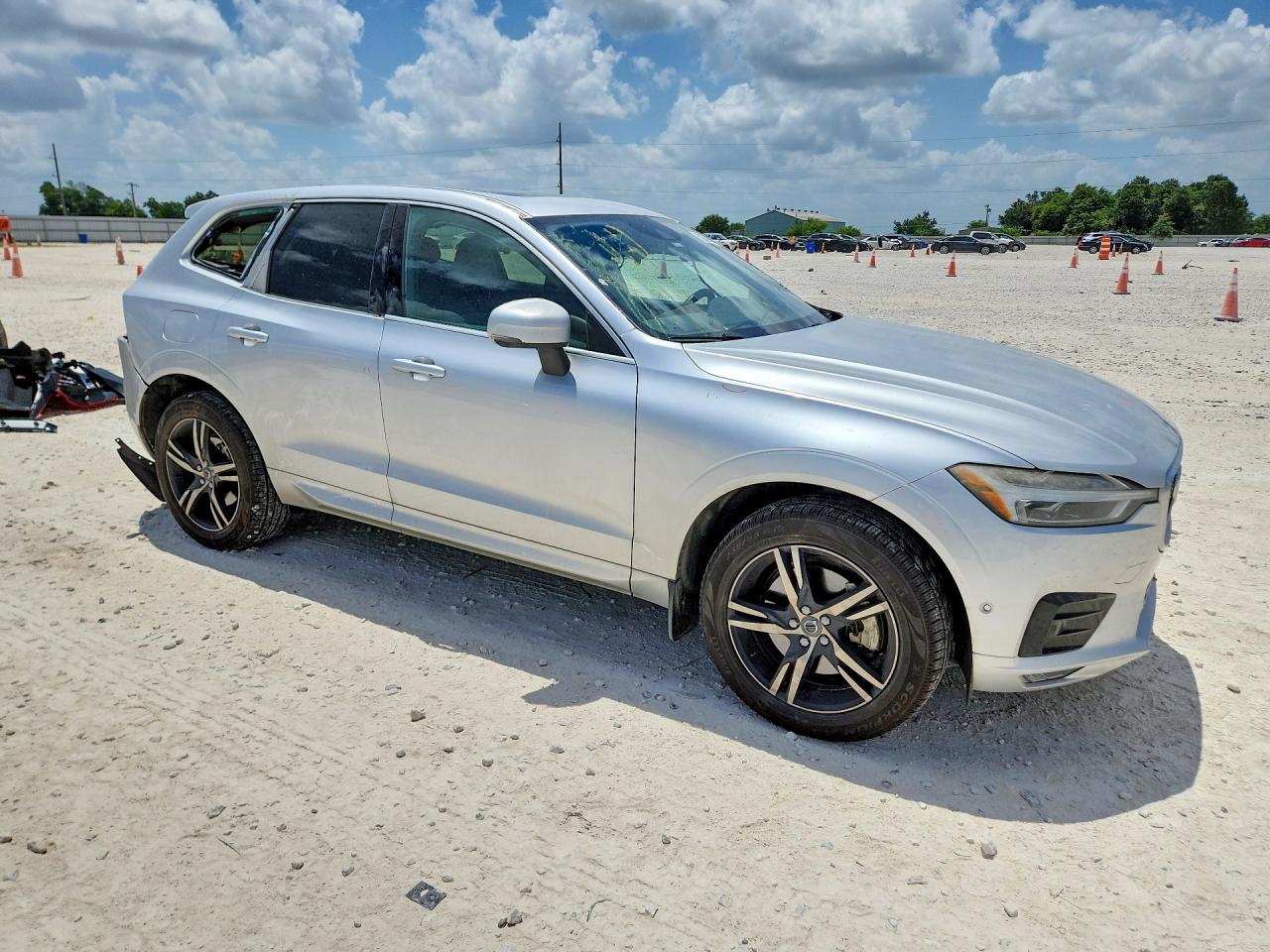2018 VOLVO XC60 R-Design