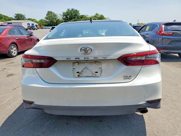2022 TOYOTA CAMRY XLE