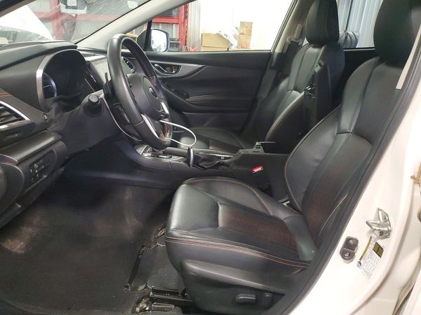 2022 SUBARU CROSSTREK Limited — DENT