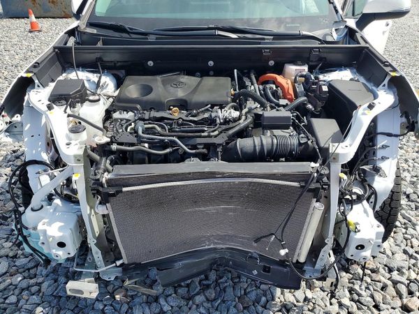 2024 TOYOTA RAV4 XLE — Engine bay