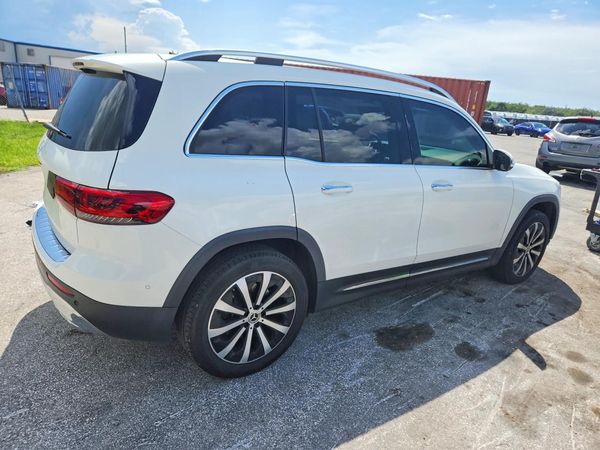 2022 MERCEDES-BENZ GLB