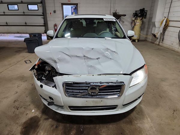 2013 VOLVO S80