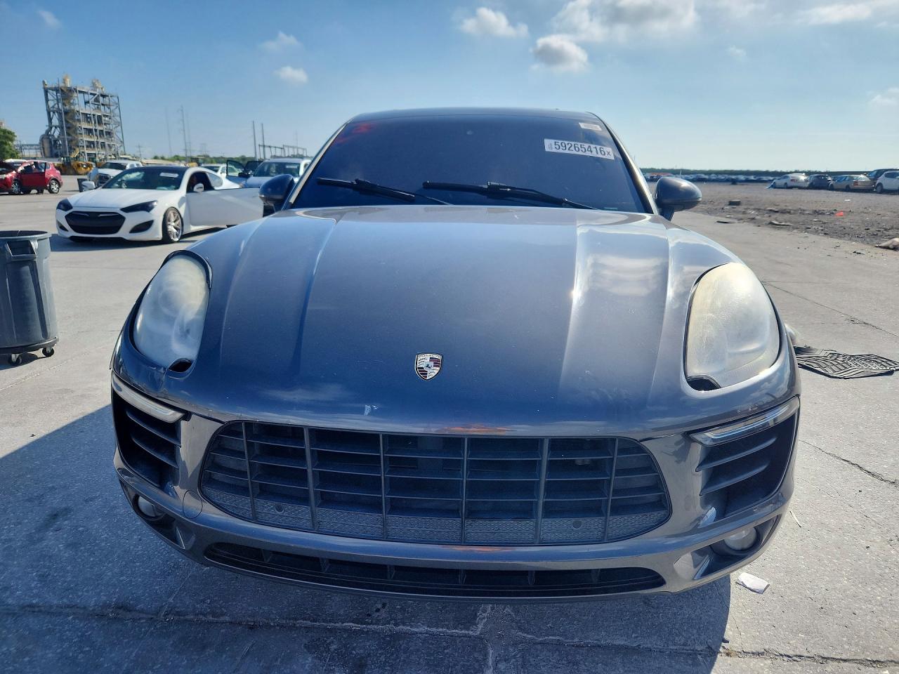 2016 PORSCHE MACAN