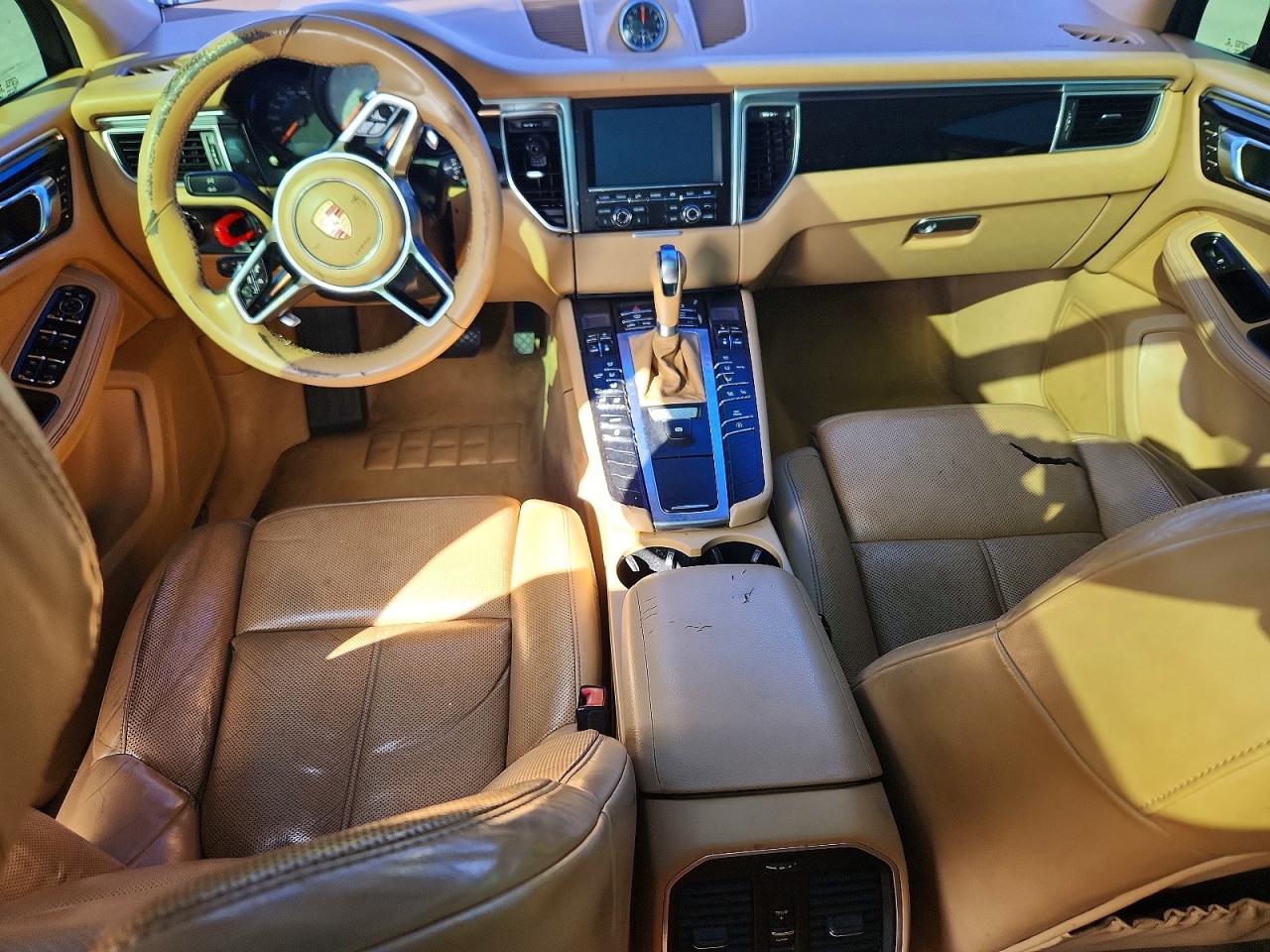 2016 PORSCHE MACAN
