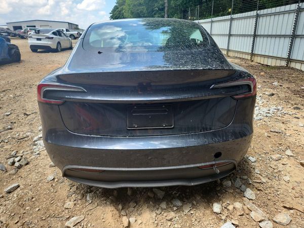2026 TESLA MODEL 3