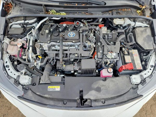 2024 TOYOTA COROLLA — Engine bay