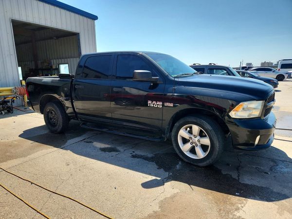 2015 RAM 1500 ST