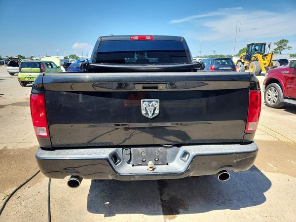 2015 RAM 1500 ST
