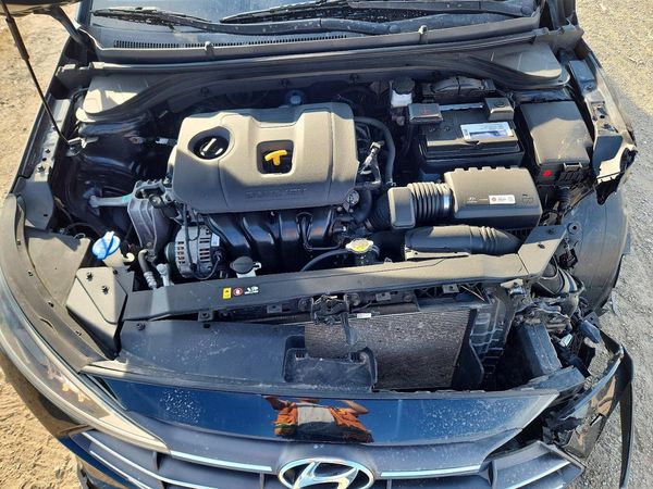 2019 HYUNDAI ELANTRA SE