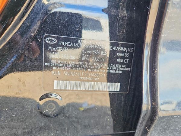 2019 HYUNDAI ELANTRA SE