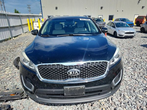 2016 KIA SORENTO L / LX