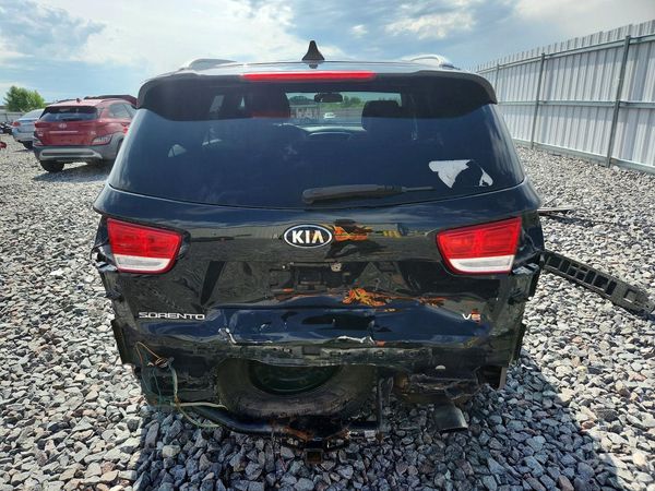 2016 KIA SORENTO L / LX