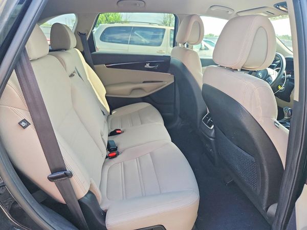 2016 KIA SORENTO L / LX