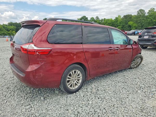 2017 TOYOTA SIENNA