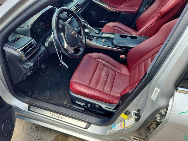 2017 LEXUS IS 200t