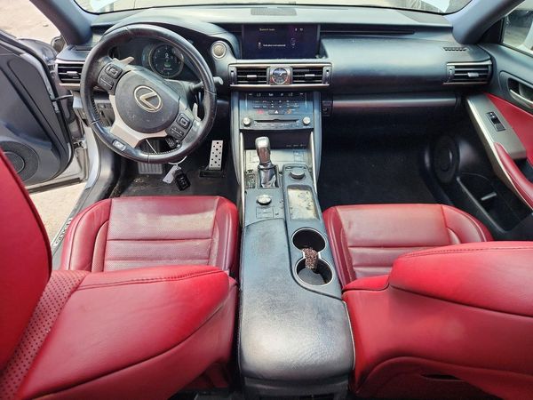 2017 LEXUS IS 200t