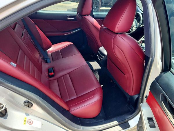 2017 LEXUS IS 200t