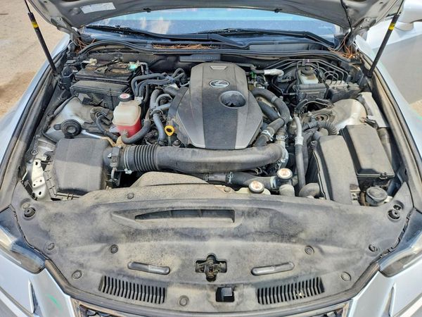 2017 LEXUS IS 200t
