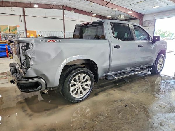 2024 CHEVROLET SILVERADO Custom