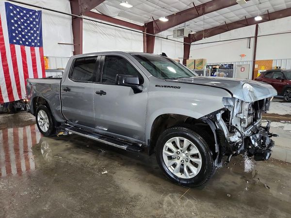 2024 CHEVROLET SILVERADO Custom