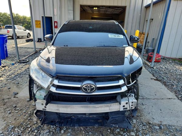 2017 TOYOTA HIGHLANDER SE/XLE