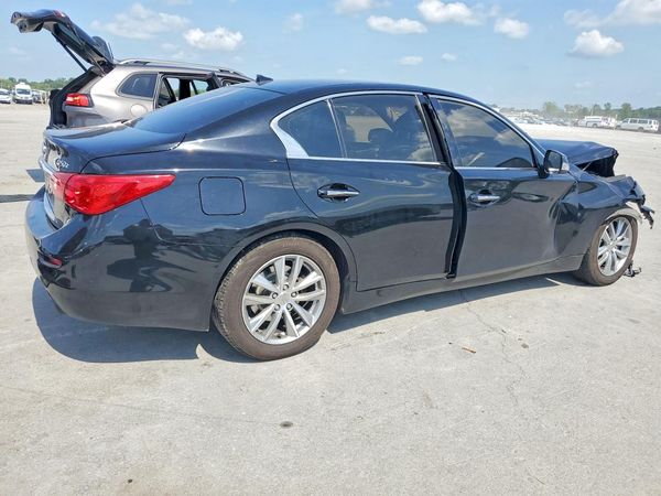 2015 INFINITI Q50