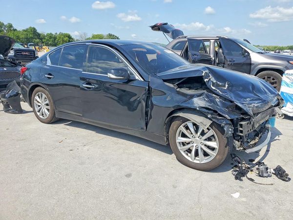 2015 INFINITI Q50