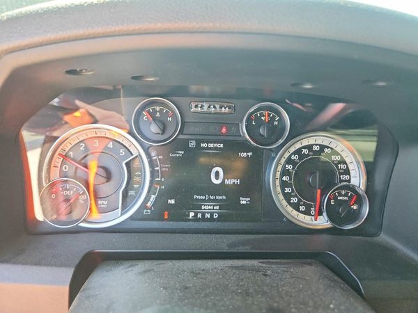 2016 RAM 1500 SLT CREW CAB 4X2