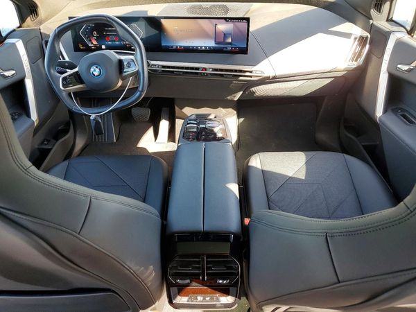 2025 BMW IX