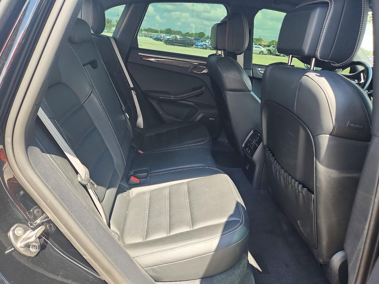 2023 PORSCHE MACAN Macan / Macan T