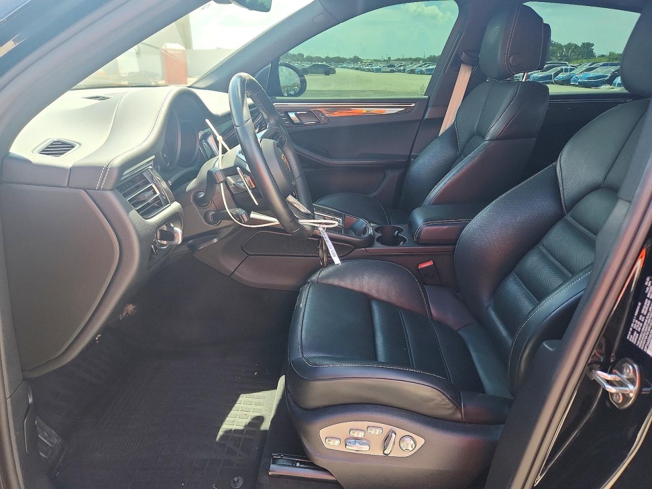 2023 PORSCHE MACAN Macan / Macan T
