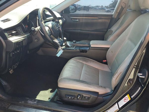 2018 LEXUS ES