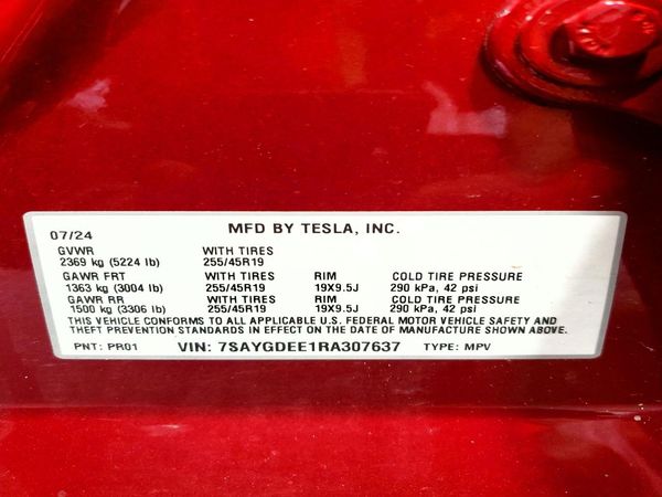 2024 TESLA MODEL Y