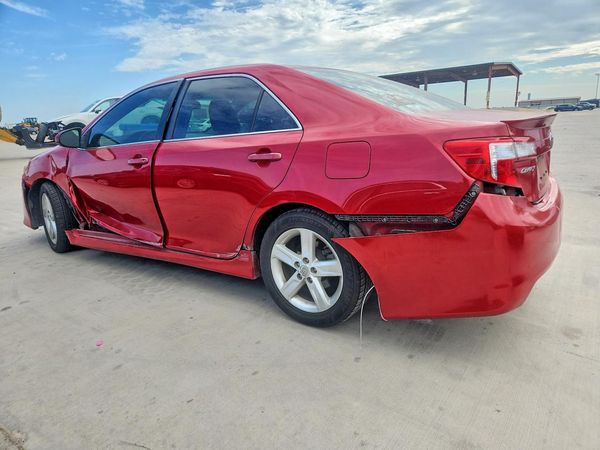 2014 TOYOTA CAMRY