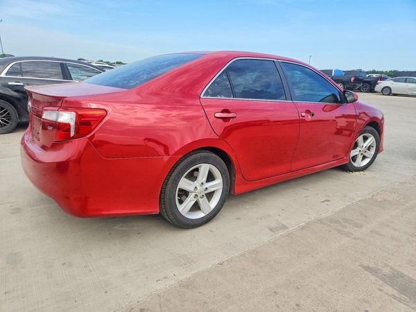 2014 TOYOTA CAMRY