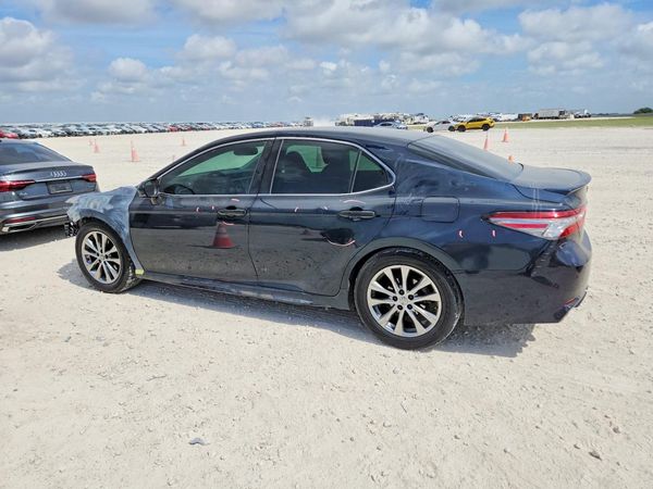 2018 TOYOTA CAMRY