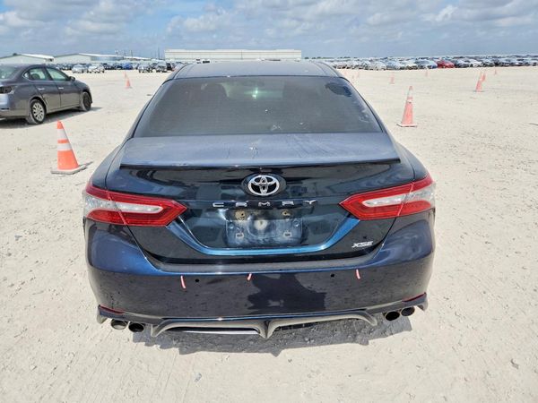 2018 TOYOTA CAMRY