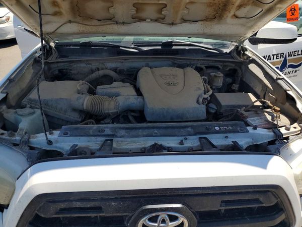 2016 TOYOTA TACOMA