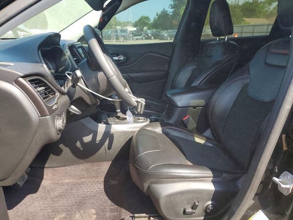 2019 JEEP CHEROKEE TRAILHAWK 4X4