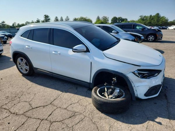 2021 MERCEDES-BENZ GLA-CLASS GLA250-4M — Passenger 3/4
